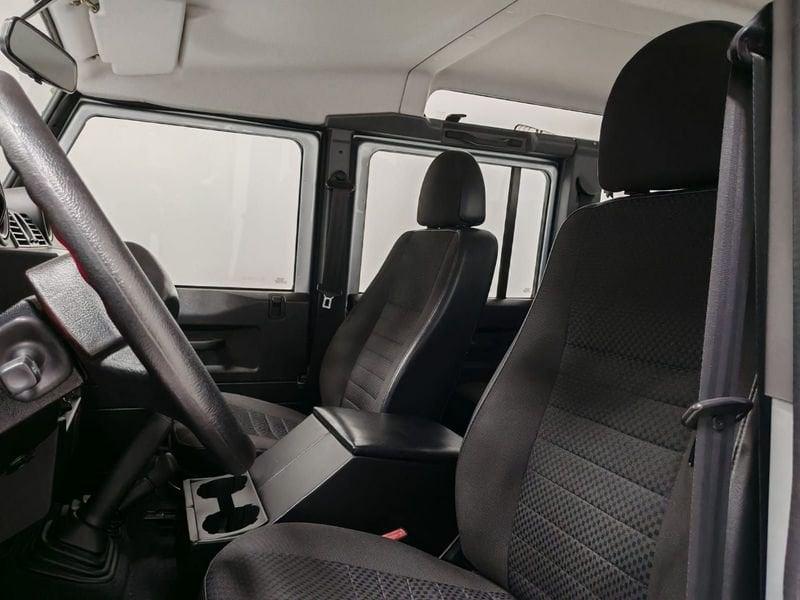 Land Rover Defender Defender 110 2.4 TD4 Station Wagon S 7 POSTI