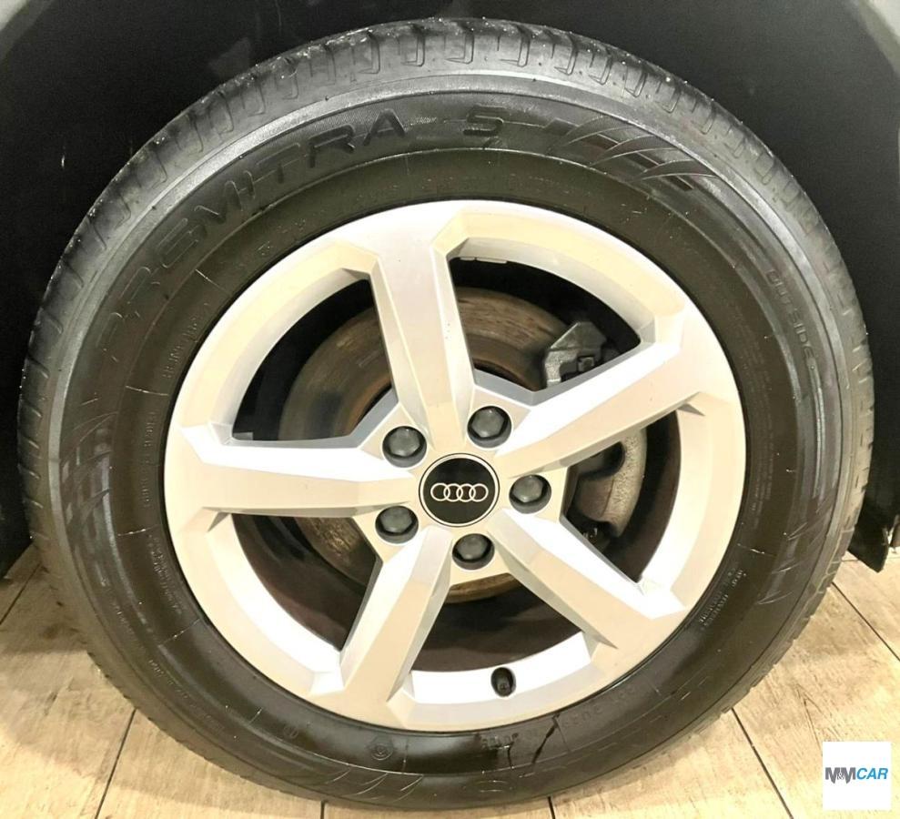 AUDI - Q2 - 30 TDI S tronic Business