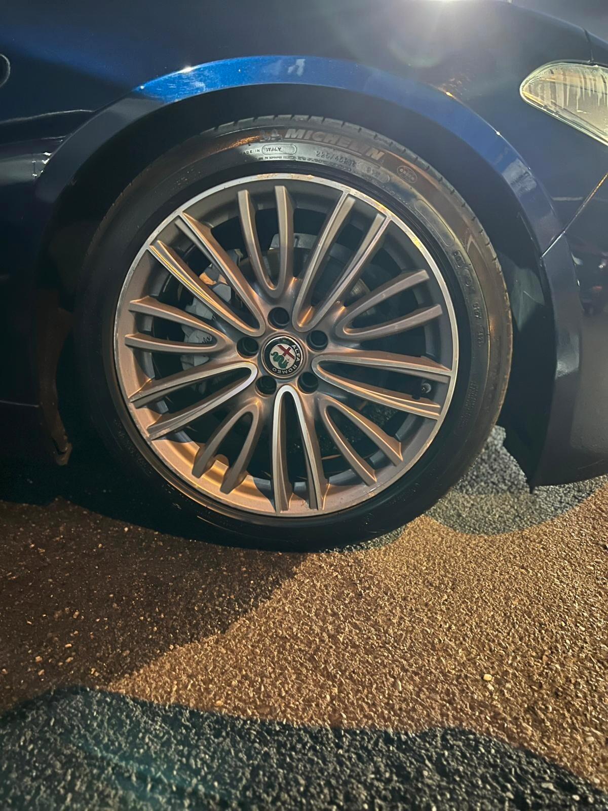 Alfa Romeo Giulia 2.2 Turbodiesel 180 CV AT8 Business Sport Launch Ed.