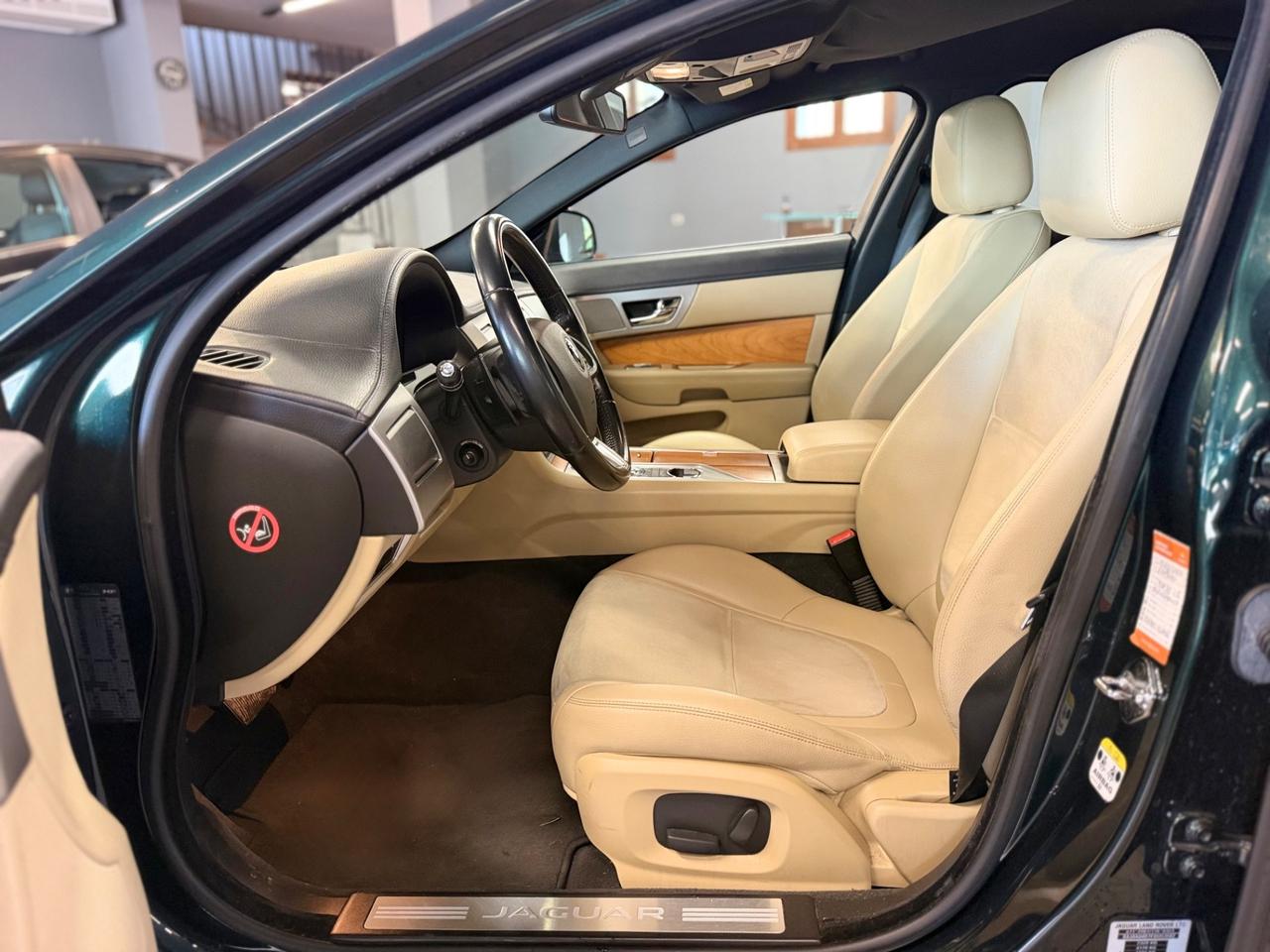 Jaguar XF 2.2 D 200 CV Business Edition