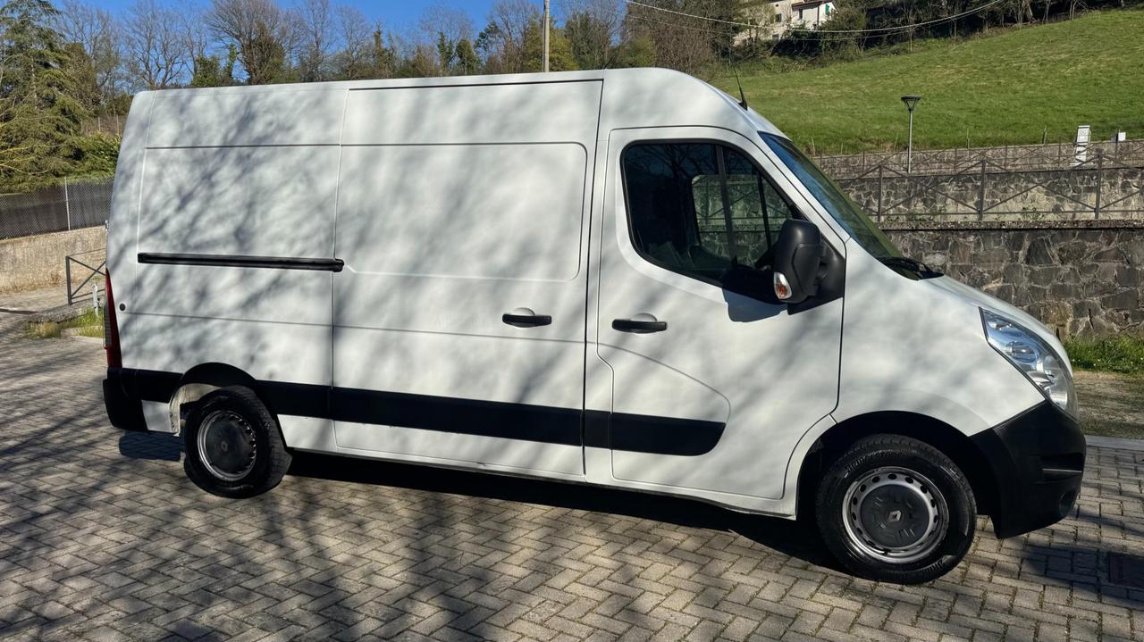 RENAULT Master T33 2.3 dci 125cv L2H2 E5