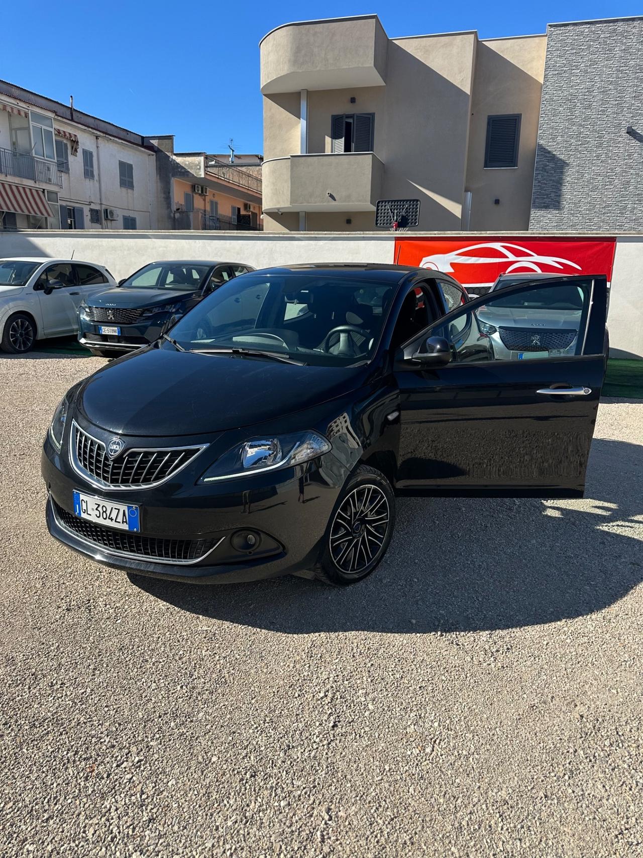 Lancia Ypsilon 1.0 FireFly 5 porte S&S Hybrid Gold