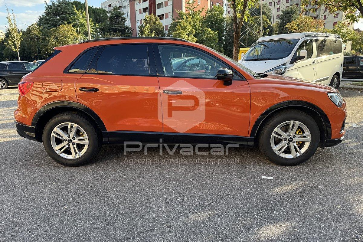 AUDI Q3 35 TDI S tronic Business Advanced