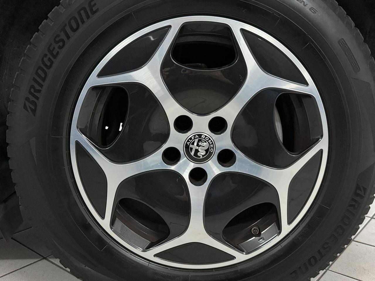 Alfa Romeo Stelvio 2.2 TD 160 CV SUPER BUSINESS RETROCAMERA TAGLIANDI CERTIFICATI