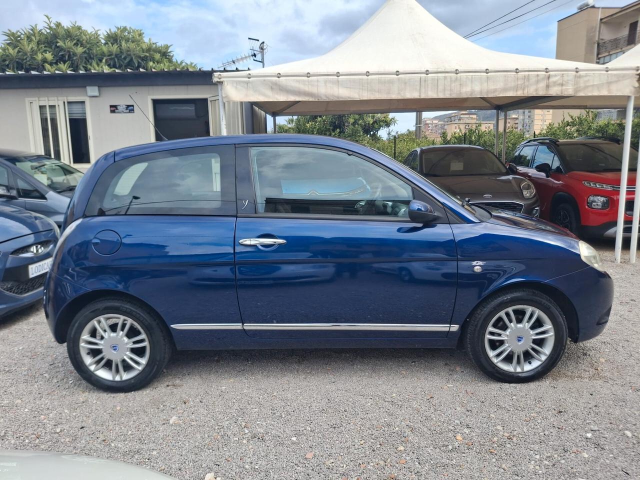 Lancia Ypsilon 1.3 MJT 90 CV Oro