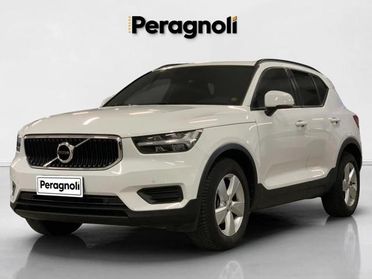 VOLVO XC40 T2 Momentum Core