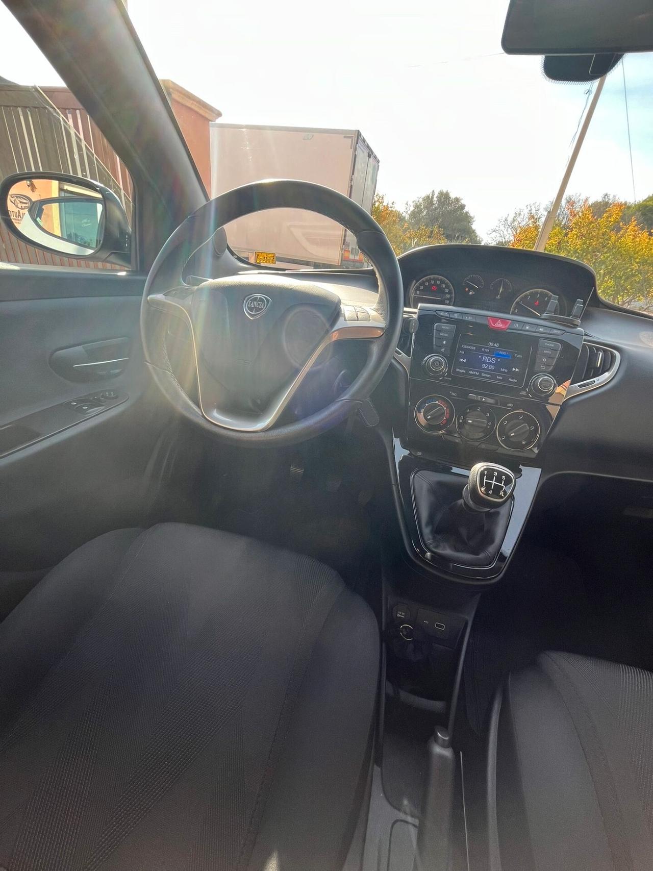 Lancia Ypsilon 1.2 69 CV 5 porte GPL Ecochic Gold