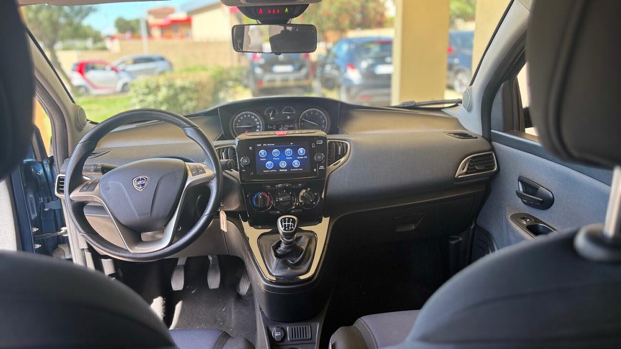 Lancia Ypsilon 1.0 FireFly 5 porte S&S Hybrid Gold