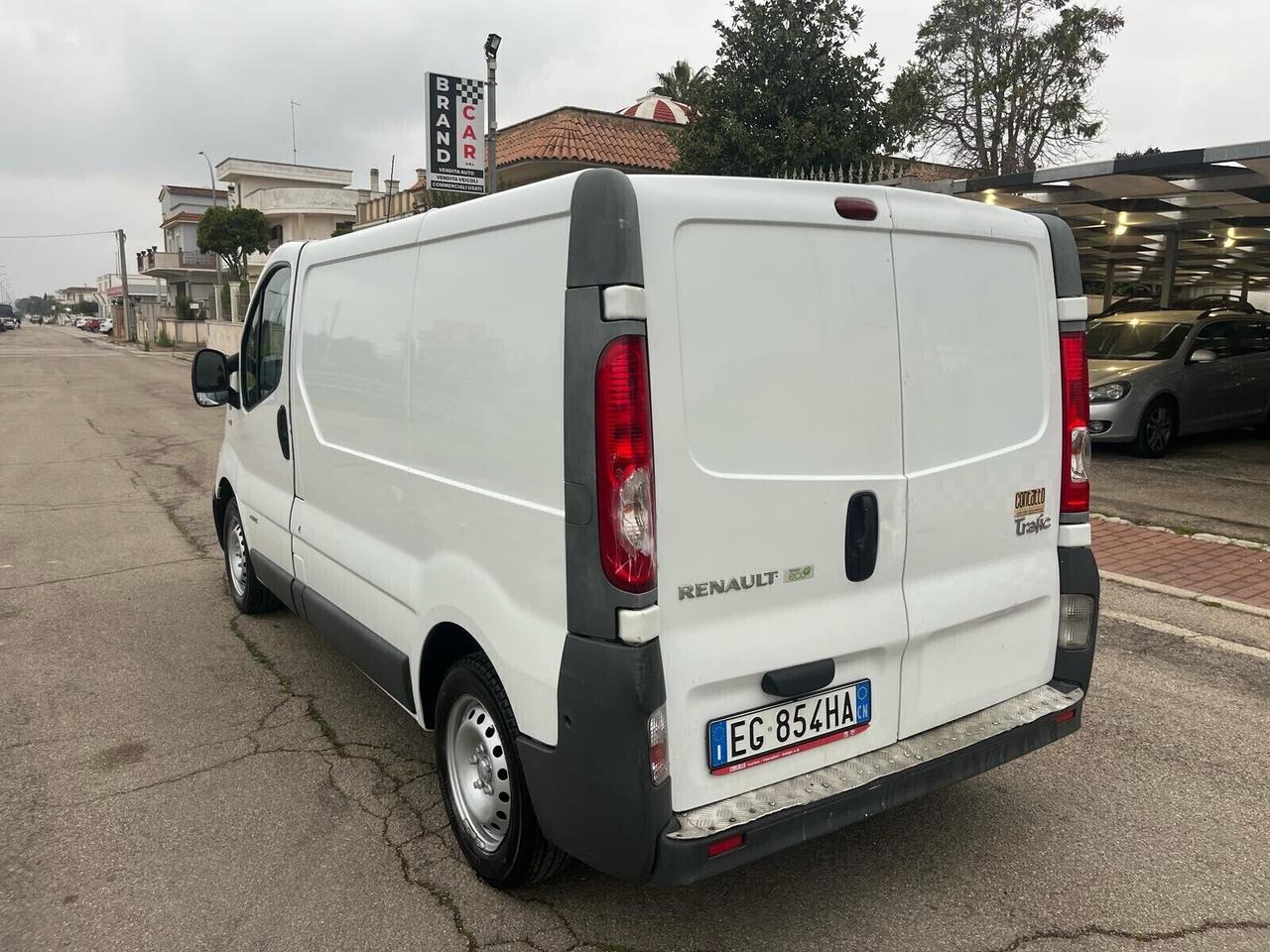 Renault Trafic 2.0 dCi/115 Furgone Unipro 2011