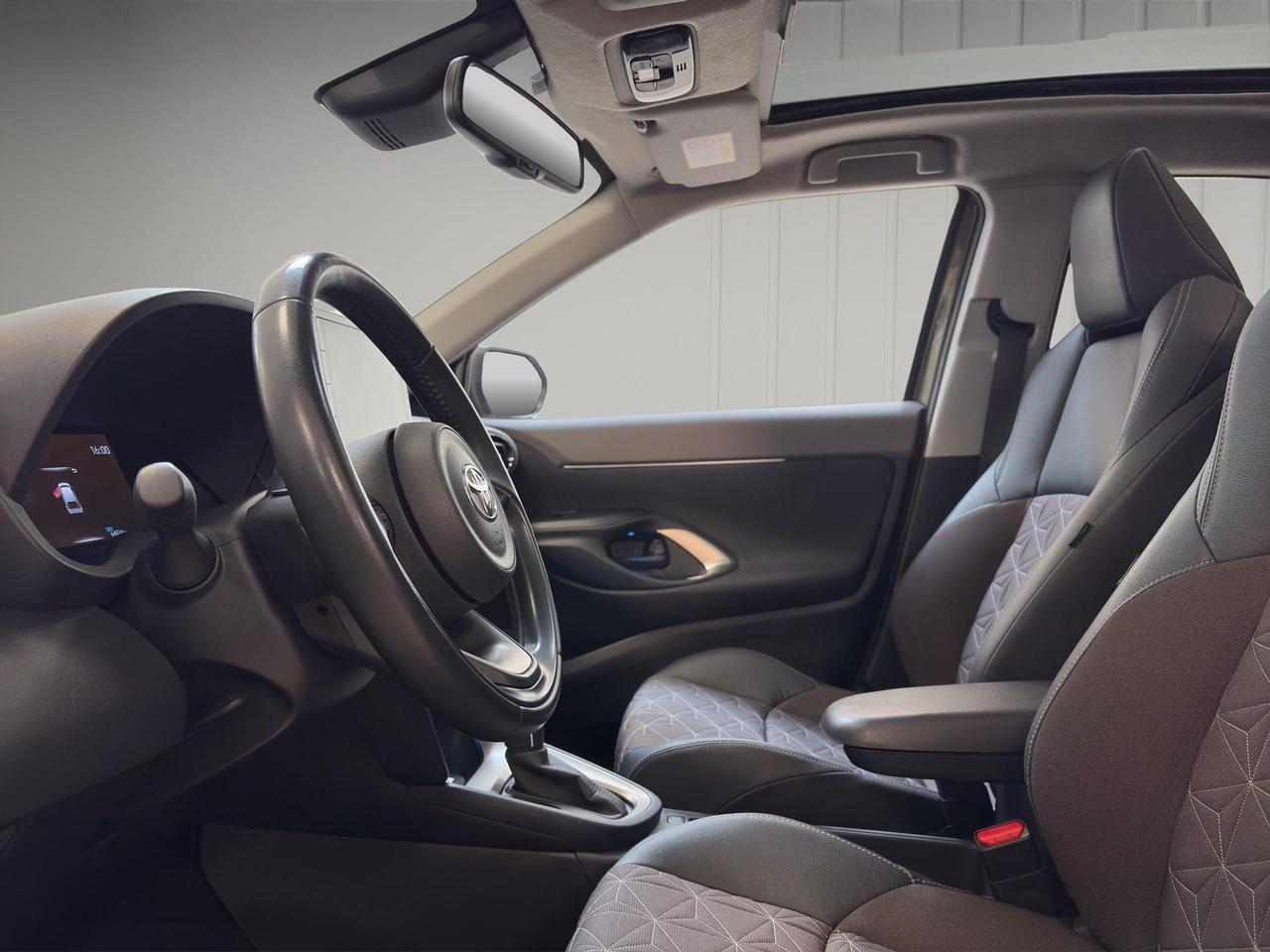 Toyota Yaris Cross 1.5h Lounge fwd 116cv e-cvt