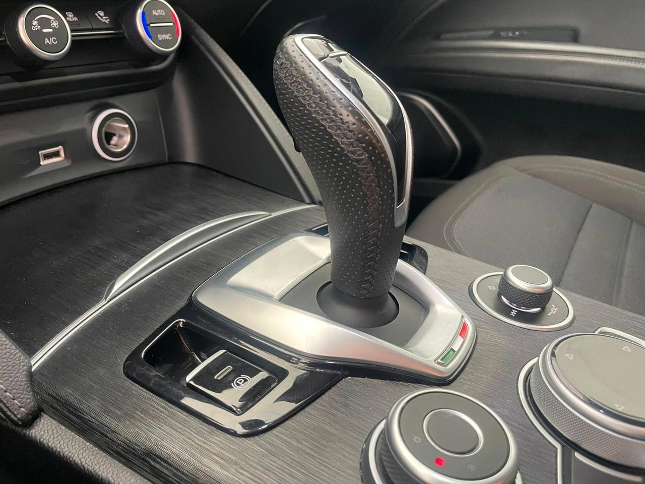 Alfa Romeo Stelvio 2.2 Turbodiesel 160 CV AT8 RWD Business