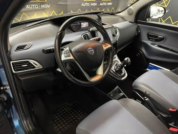 Lancia Ypsilon 1.0 FireFly 5 porte S&S Hybrid Gold