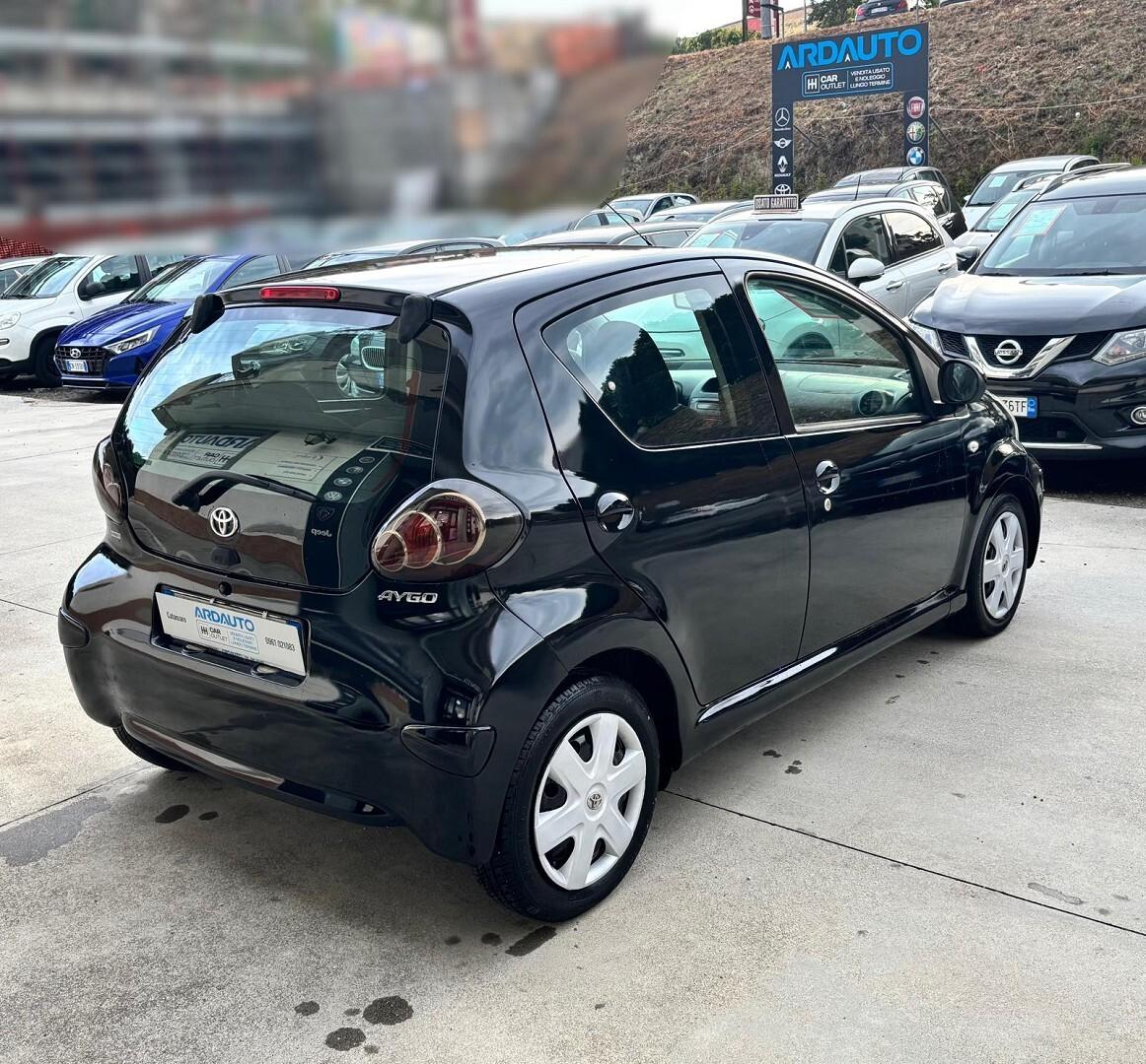 Toyota Aygo 1.0 Vvt-i 5 porte 69 cv Clima