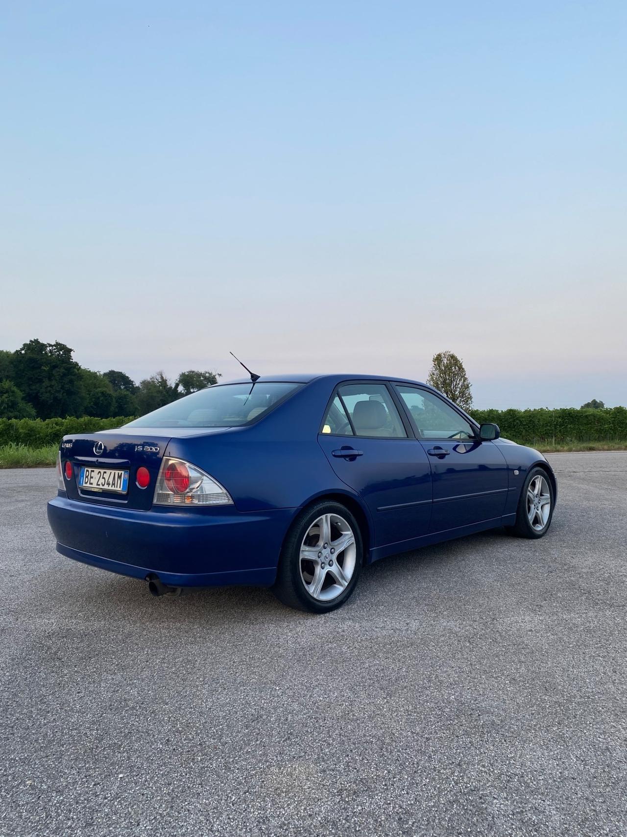 Lexus IS 200 IS 200i 24V cat