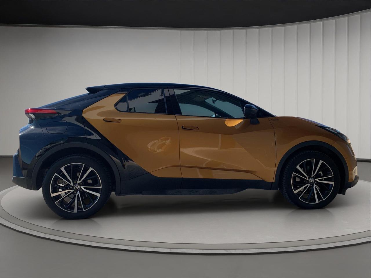 Toyota C-HR 2.0 phev Lounge Premiere fwd e-cvt