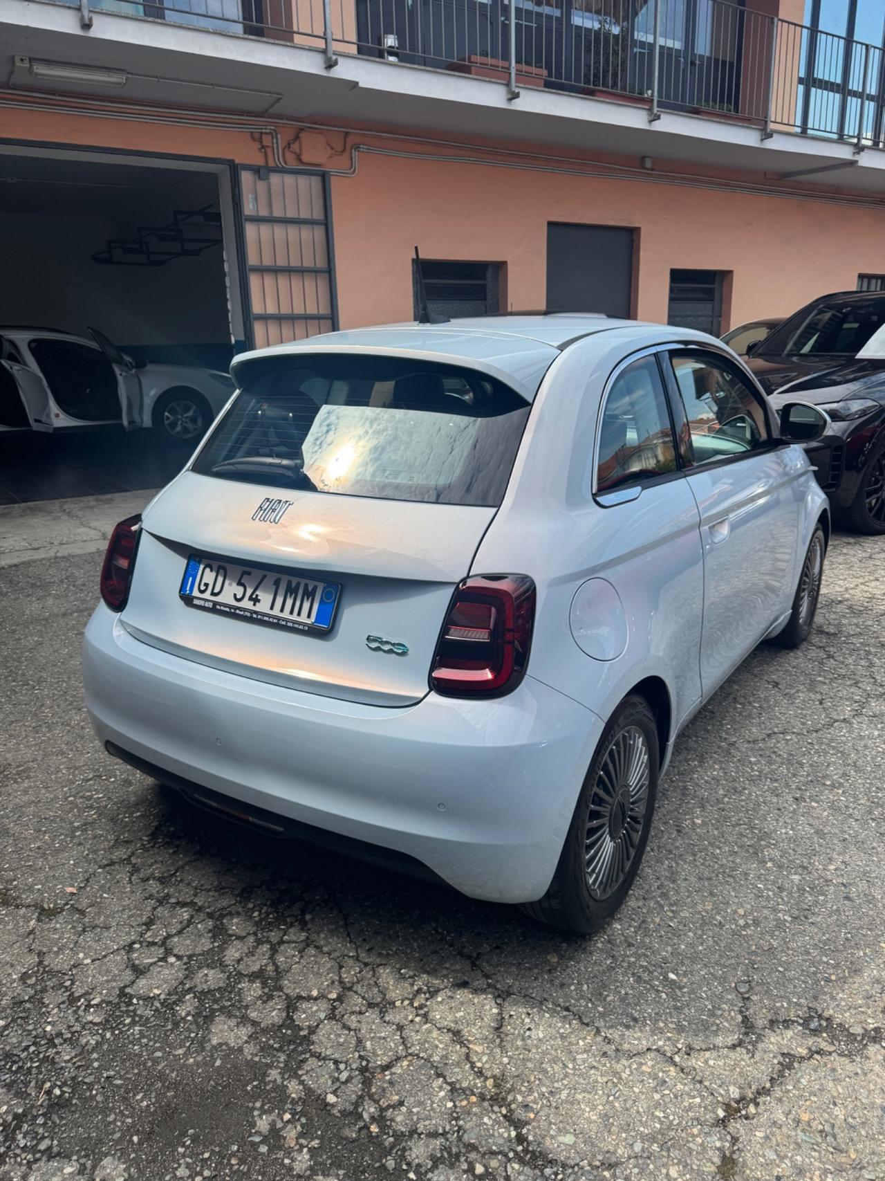 Fiat 500 500e Berlina 42 kWh Icon