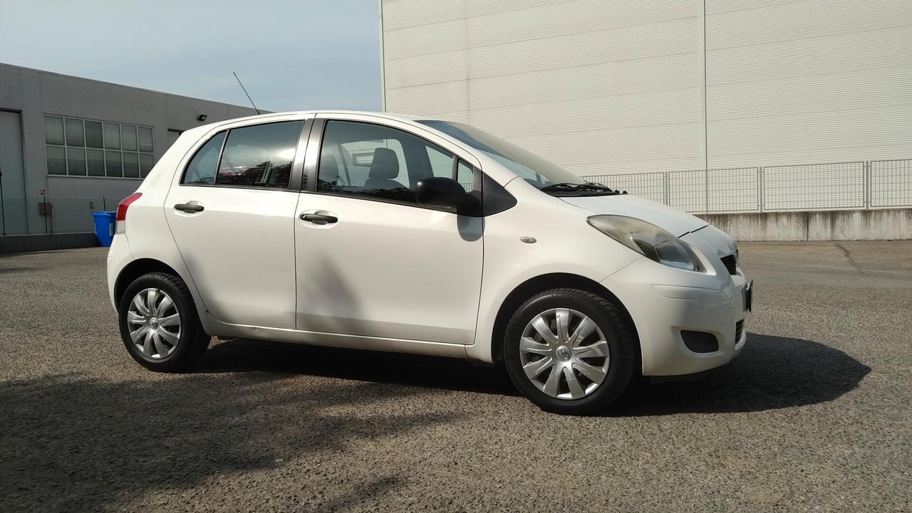 Toyota Yaris 1.0 5 porte BENZINA