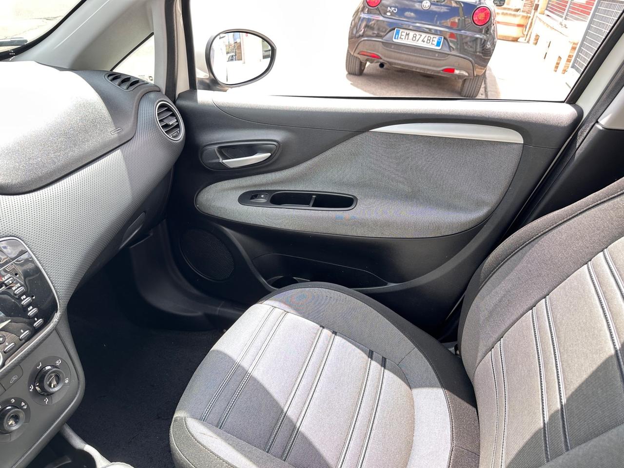 Fiat Punto Evo 1.4 M.Air Emotion-2011
