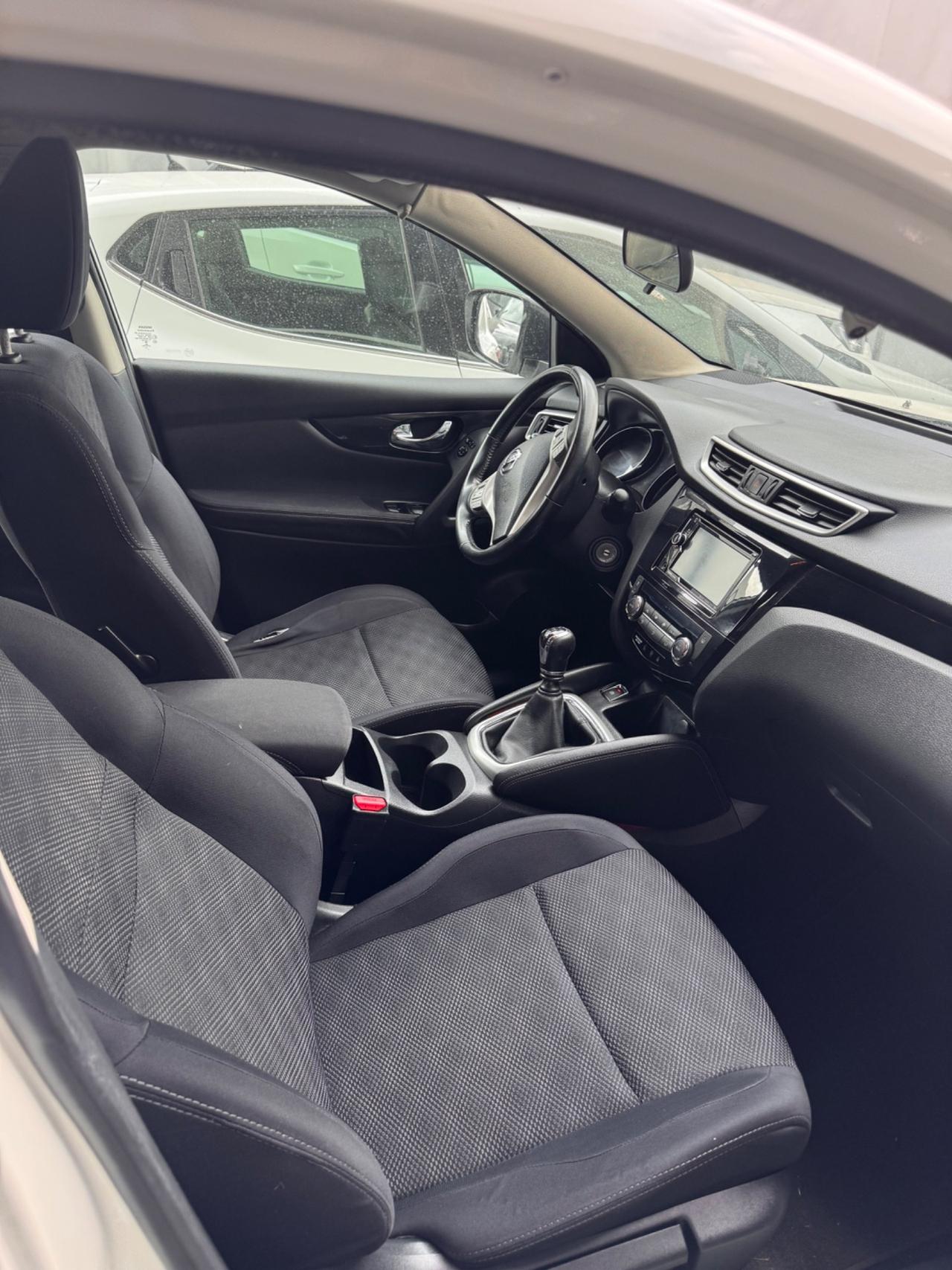 Nissan Qashqai 1.5 dCi Visia