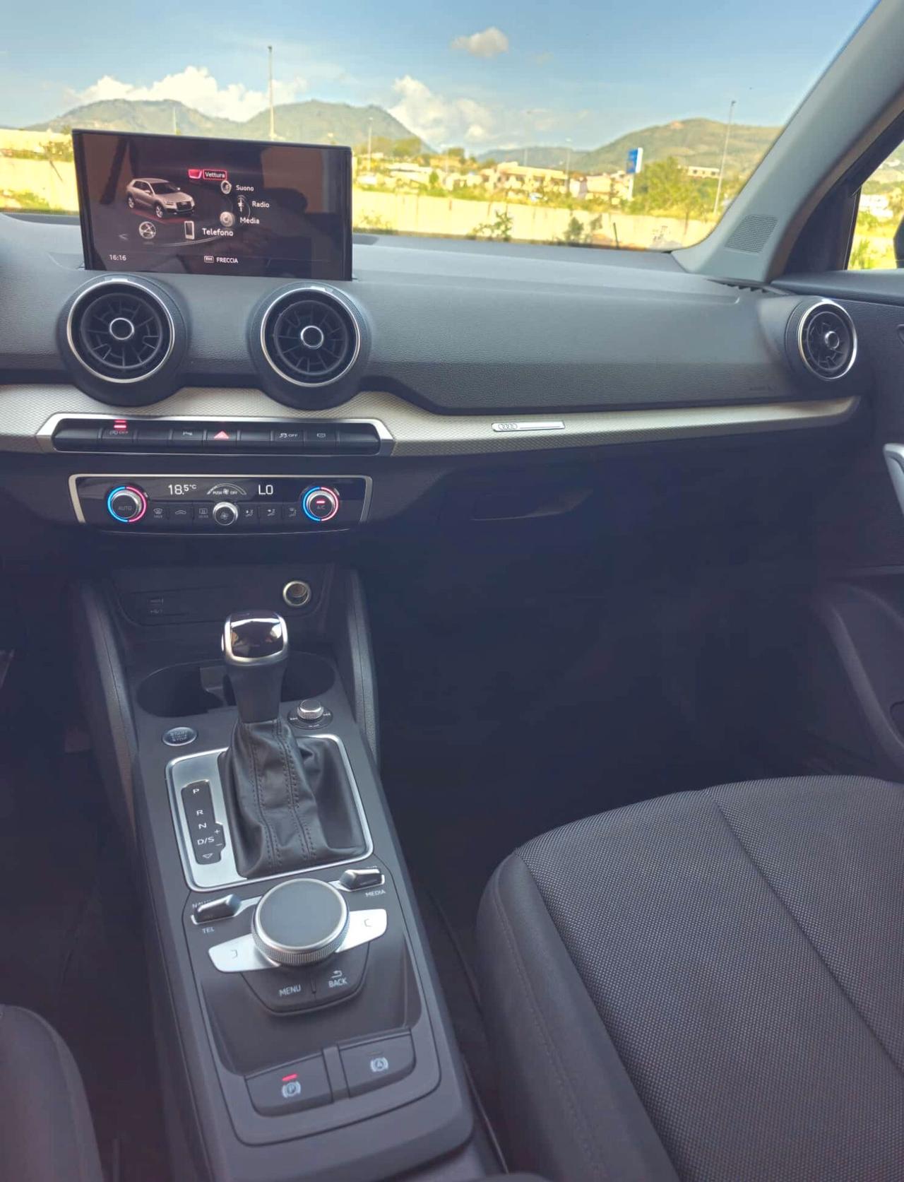 Audi Q2 30 TDI S tronic Business Advanced