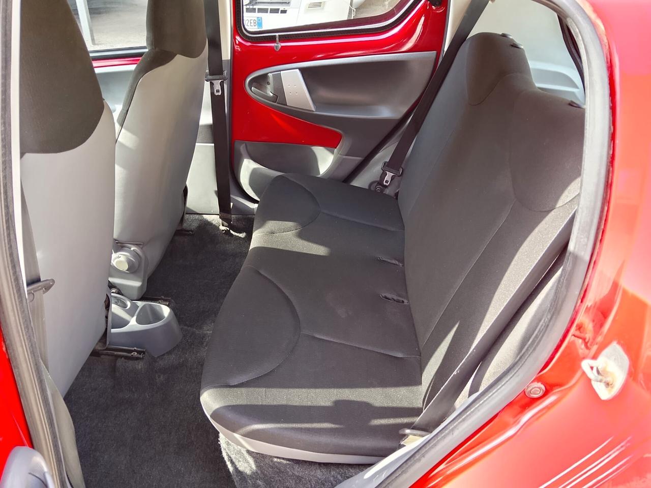Toyota Aygo 1.0 12V VVT-i 5 porte Now 12 mesi di garanzia