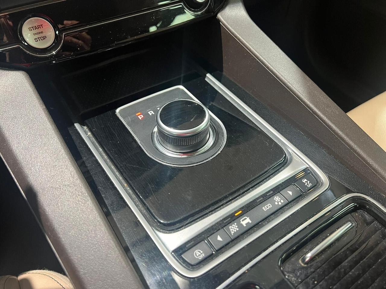 Jaguar F-Pace 2.0d Pure awd 180cv auto (379)