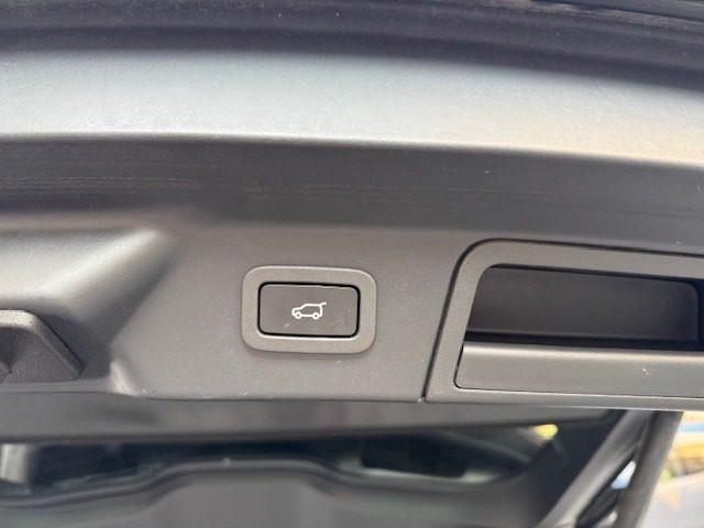 LAND ROVER Range Rover Velar 2.0D I4 240 CV AWD R-Dynamic S