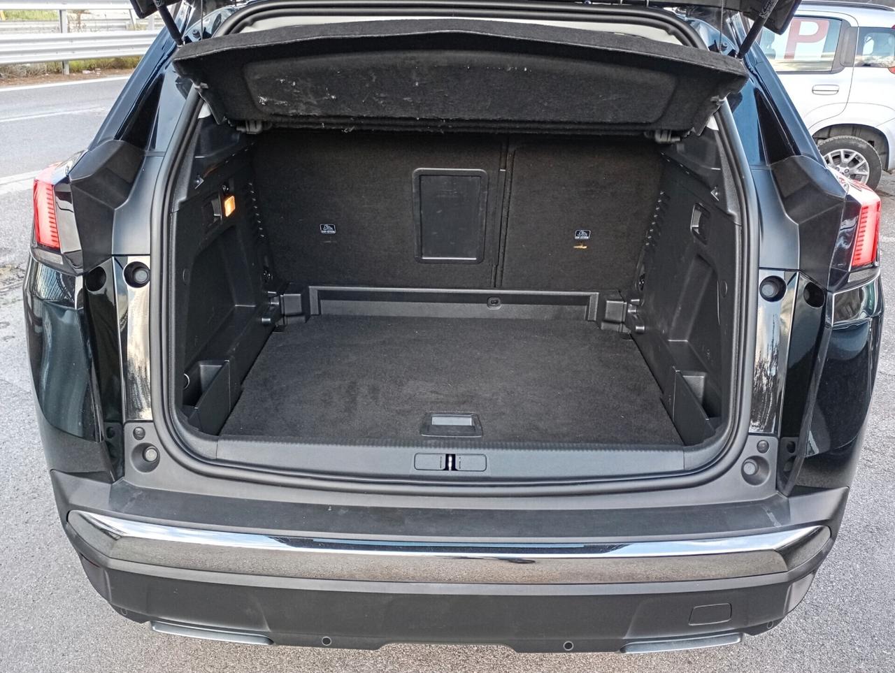 Peugeot 3008 1.5 BlueHDi 130CV Business