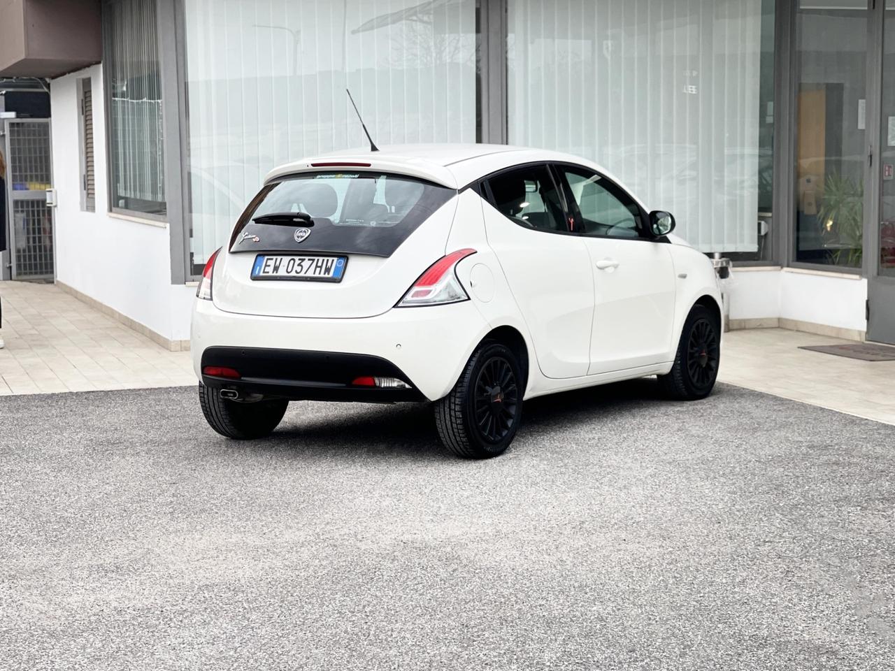 Lancia Ypsilon 1.2 Gpl 69CV E6 Neo - 2014
