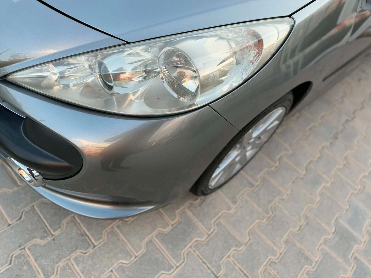 Peugeot 207 1.6 HDi 110CV 3p.CABRIO Féline OK NEOPATENTATI