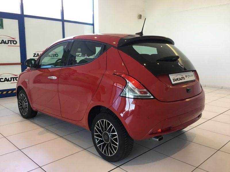 Lancia Ypsilon 1.0 FireFly 70cv Hybrid Platino