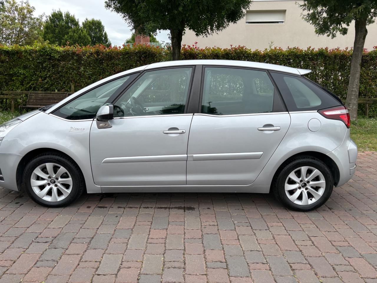Citroen C4 Picasso 1.6 E-HDI OK per neopatentati!!