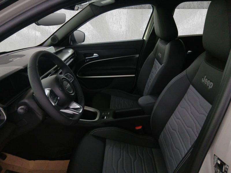 Jeep Avenger 1.2 turbo e-hybrid mhev Overland 4xe 145cv edct6