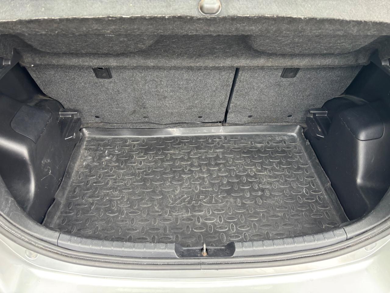 Toyota Yaris 1.5 Hybrid 5 porte Style OK NEOPATENTATI