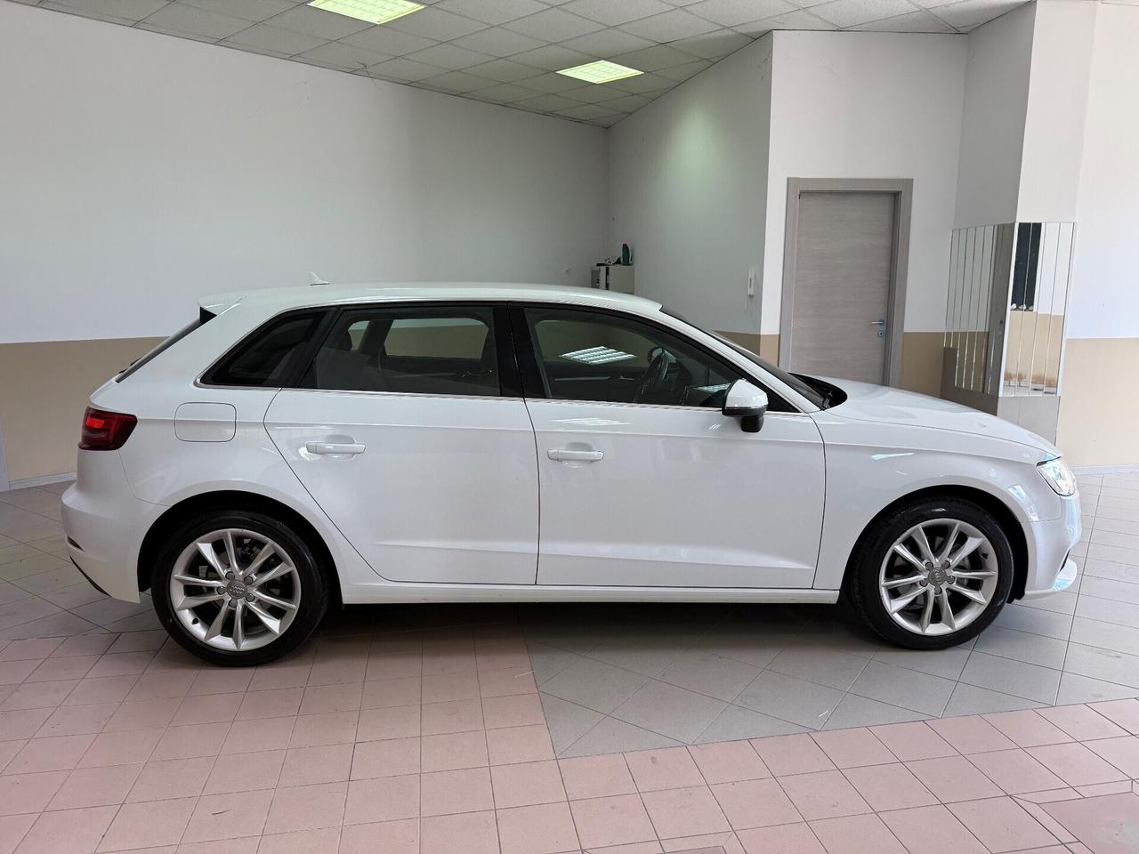Audi A3 1.6 TDI 116 CV Sport 5 Porte Cambio Manuale