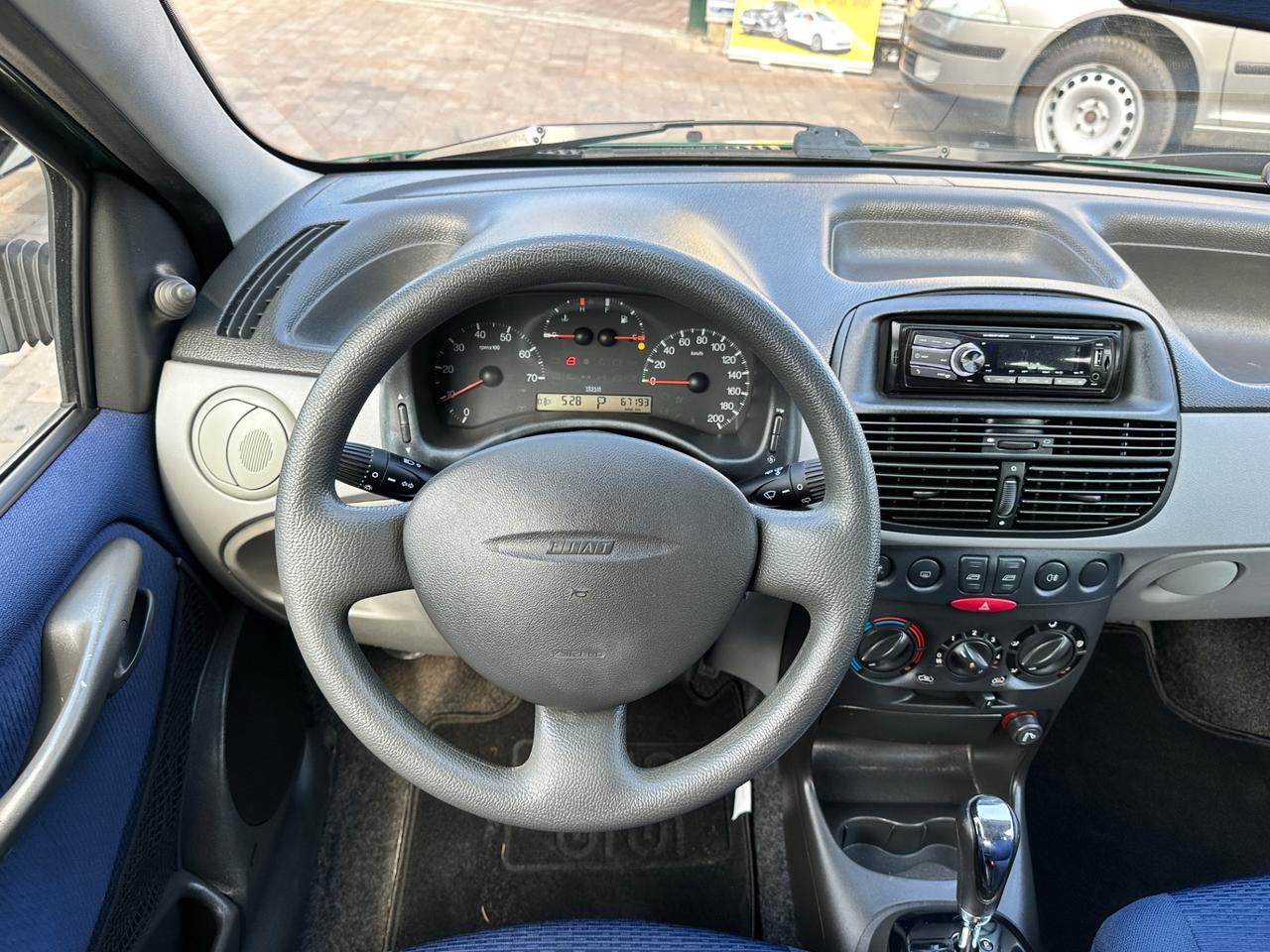 Fiat Punto 1.2i 16V cambio automatico