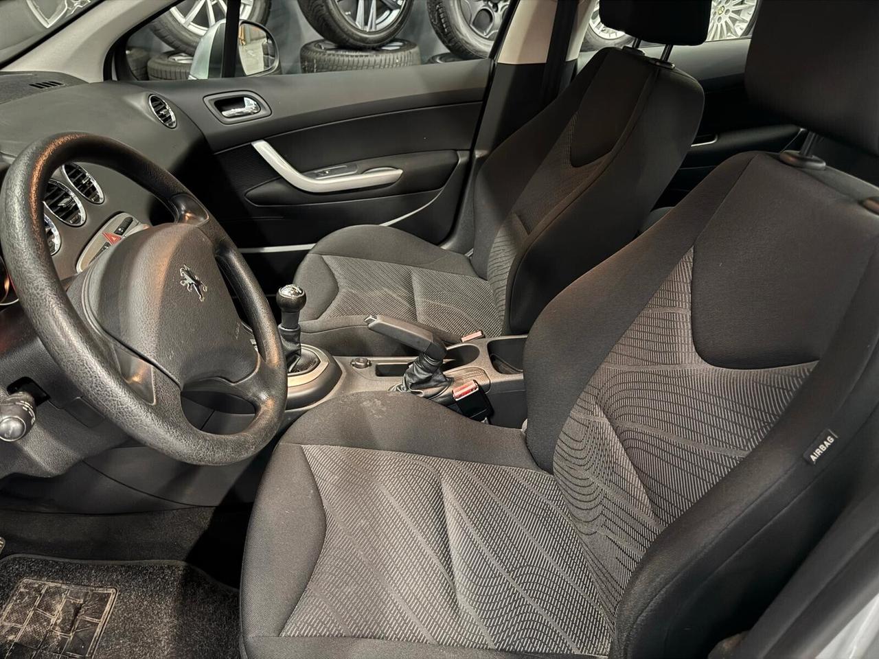 Peugeot 308 1.4 VTi 98CV 5p. Premium