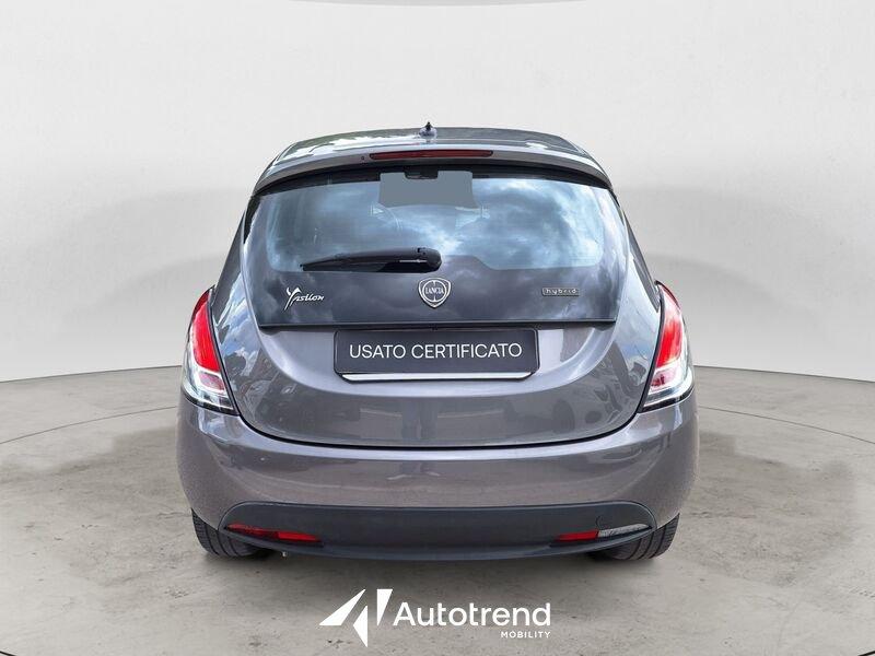 Lancia Ypsilon 1.0 FireFly 70 CV 5 porte Hybrid Ecochic Silver S&S