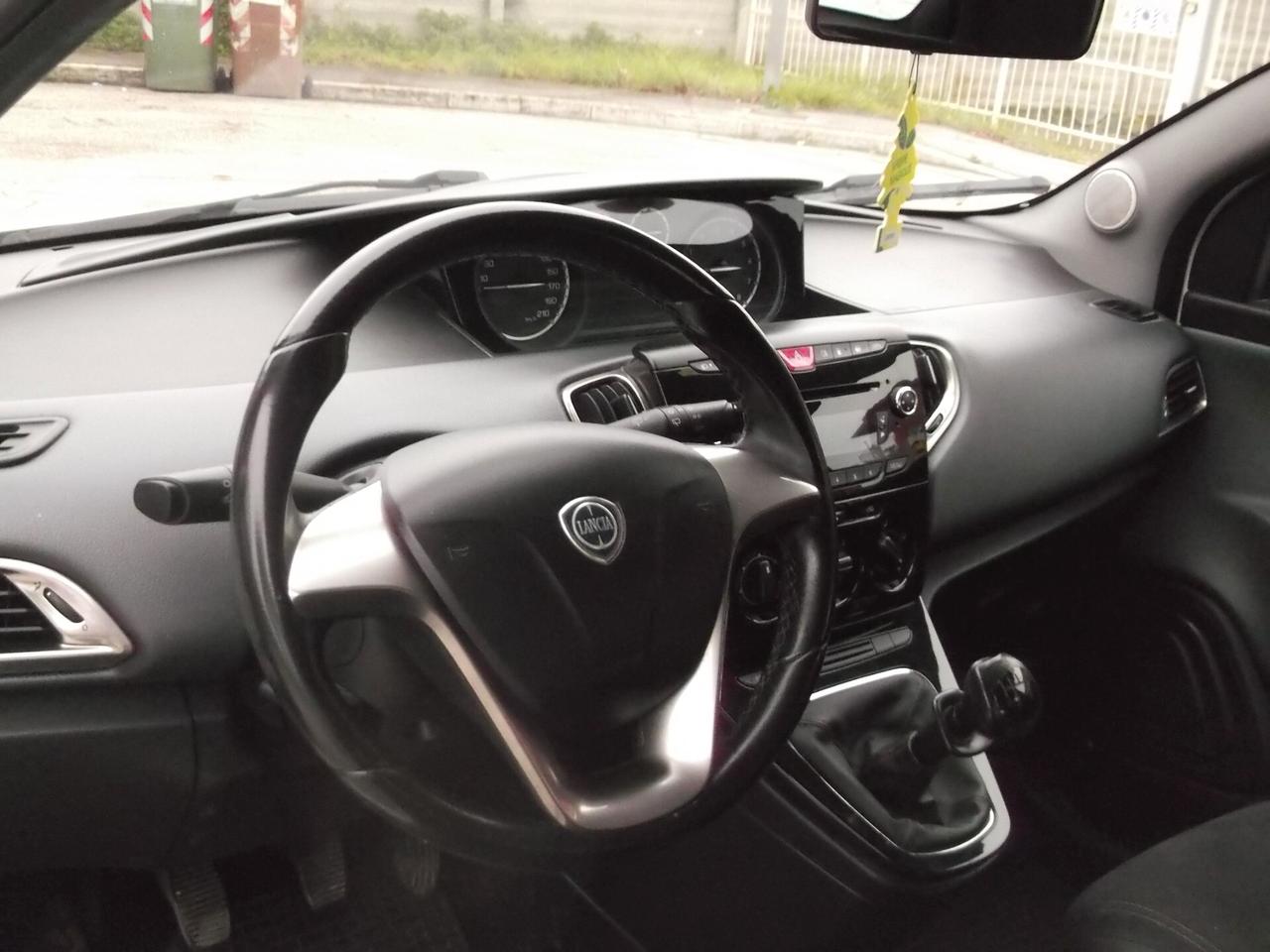 Ypsilon 1.0 Turbo Metano Neopatentati 2014