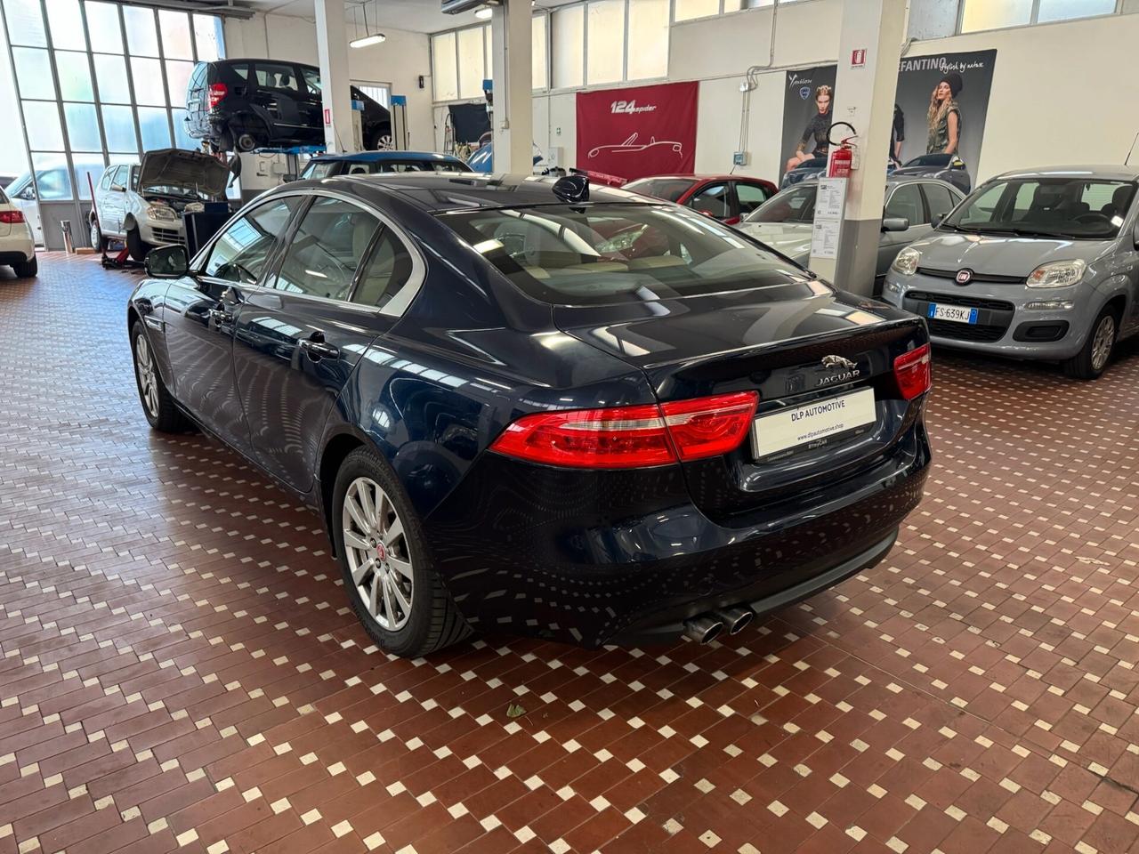 Jaguar XE 2.0 D Turbo 180 CV AWD aut. Portfolio - 4X4