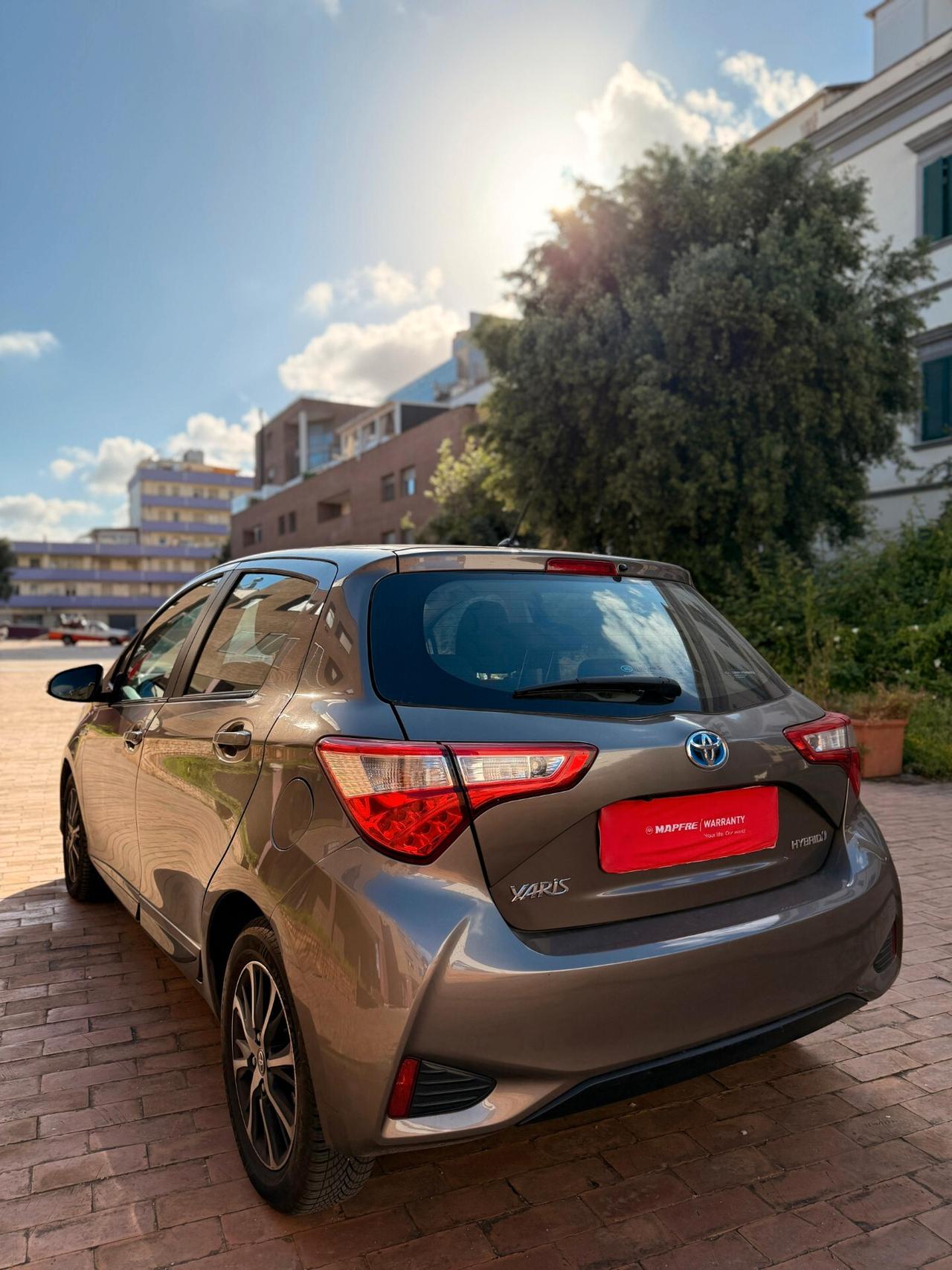 Toyota Yaris 1.5 Hybrid 5 porte Business Telecamera cerchi in lega 15 gomme nuove 4 stagioni