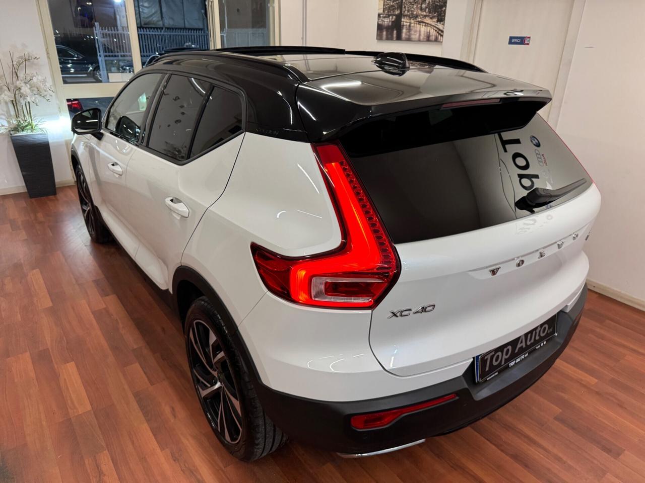 VOLVO XC40 XC 40 D3 GEARTRONIC R DESIGN / TETTO