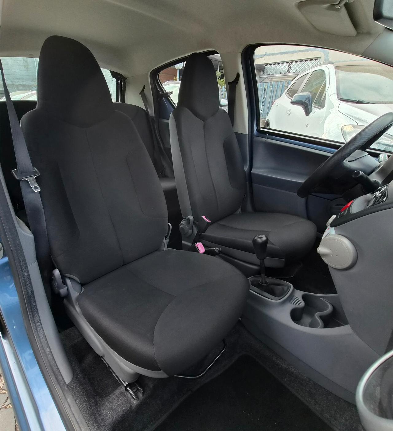 Toyota Aygo 1.0 12V VVT-i 5 porte Sol