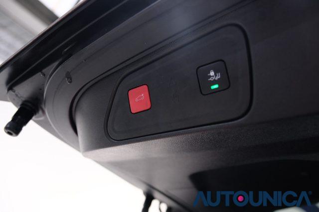 PEUGEOT 3008 PURETECH TURBO 130 S&S ALLURE PACK FARI LED