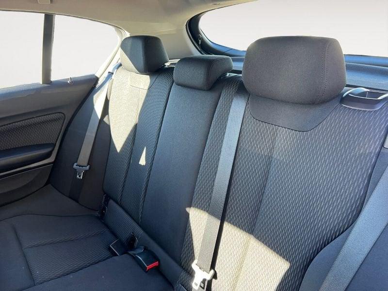 BMW Serie 1 (F20) 118d 5p. Unique