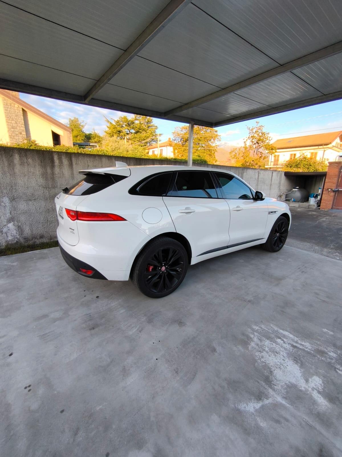 Jaguar F-Pace 2.0 D 180 CV R-Sport