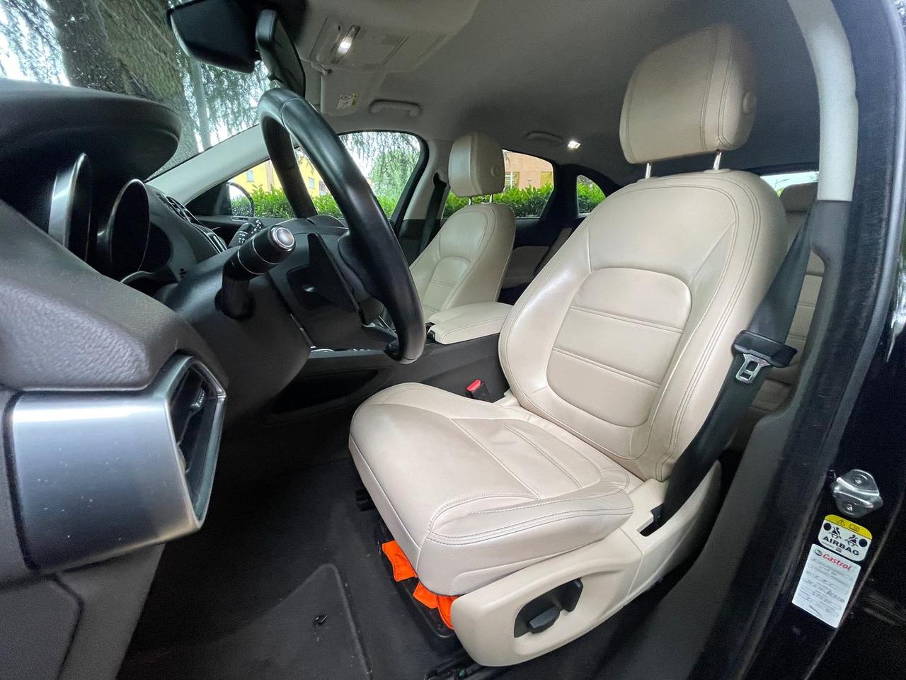 Jaguar F-Pace Prestige 2.0 Turbo