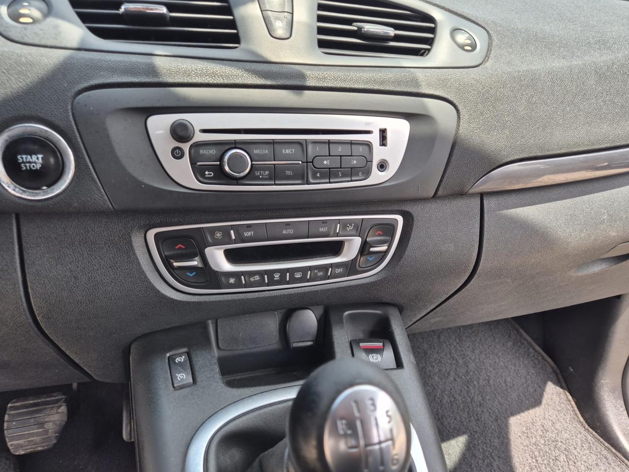 Renault Scenic Scénic XMod dCi 110 CV EDC Limited