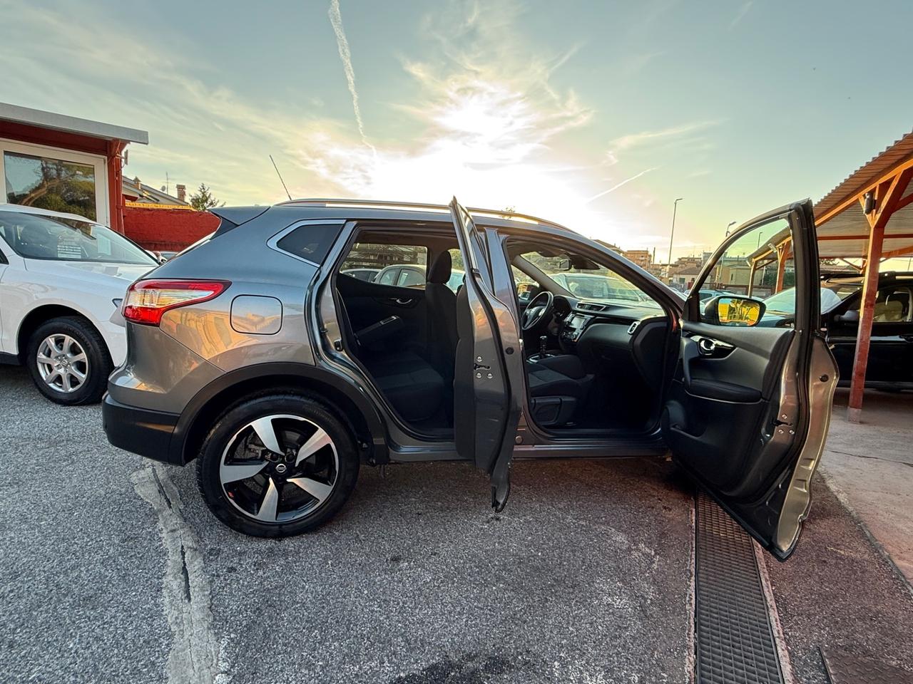 Qashqai 1.5 dCi Tekna-unipro( 58 mila km )-rate-garanzia