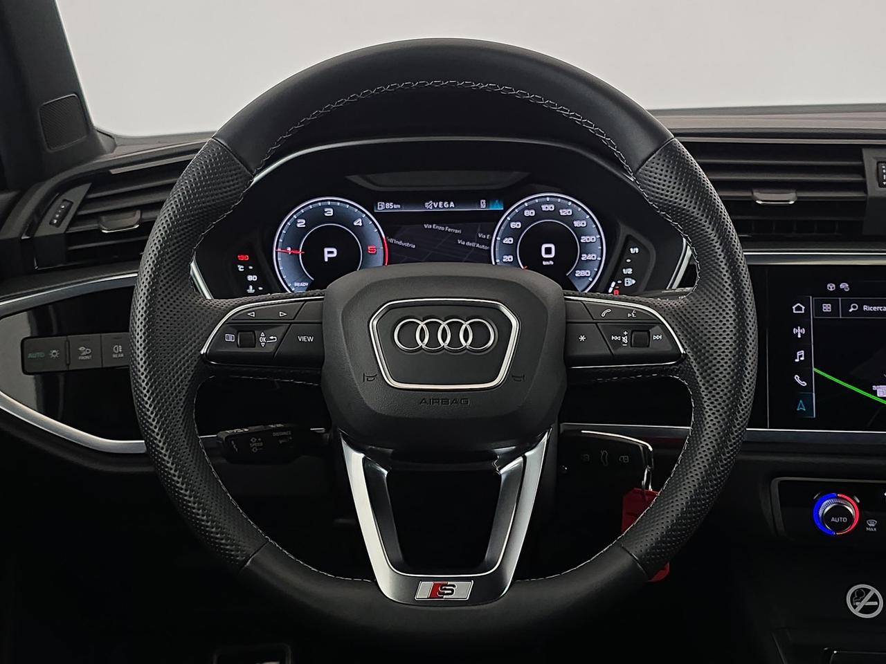 Audi Q3 35 2.0 tdi s line edition s-tronic